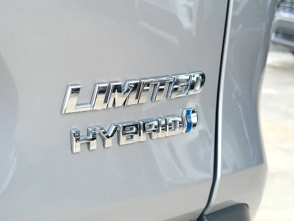 2023 Toyota RAV4 Hybrid Limited photo 8