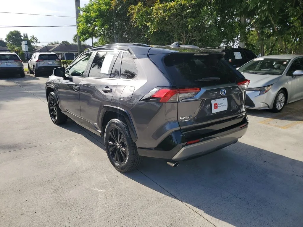 2023 Toyota RAV4 Hybrid XSE photo 6