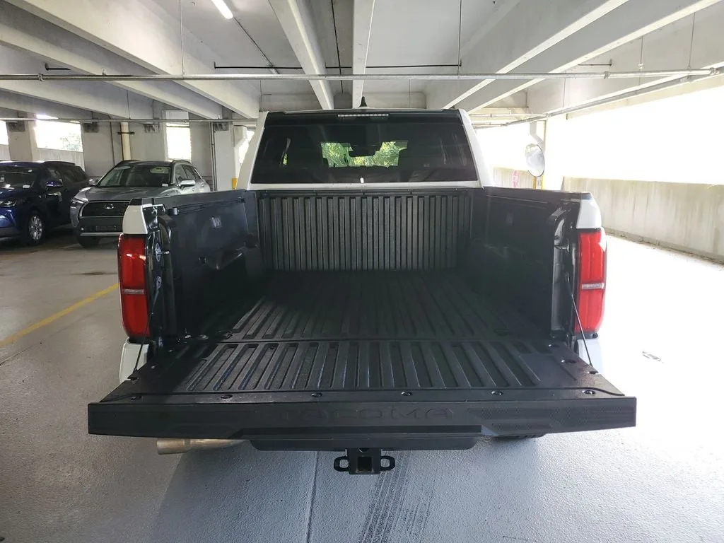 2025 Toyota Tacoma SR5 photo 9
