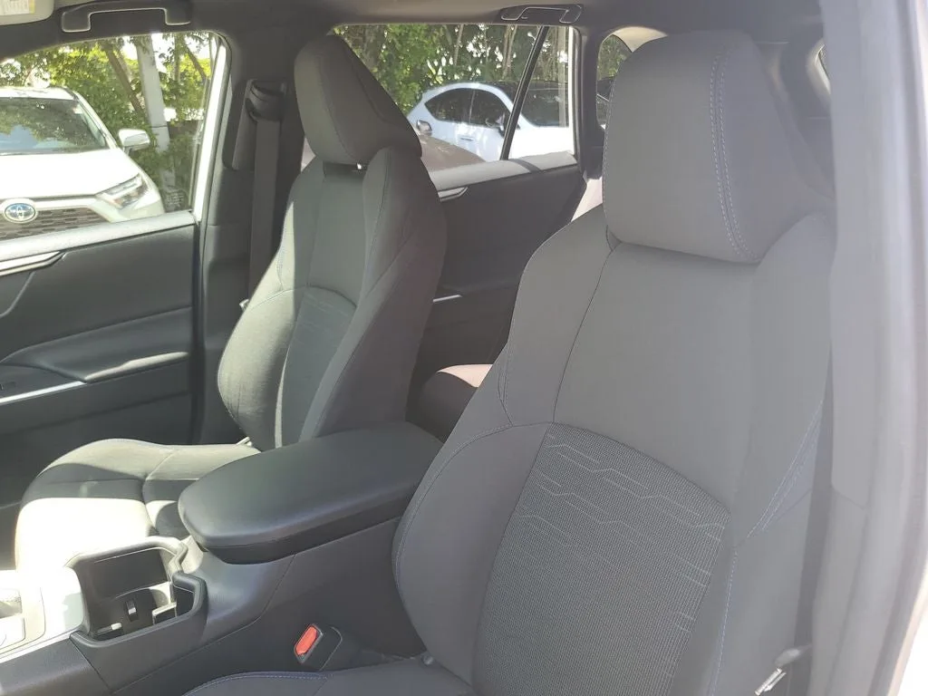 2022 Toyota RAV4 Hybrid SE photo 21