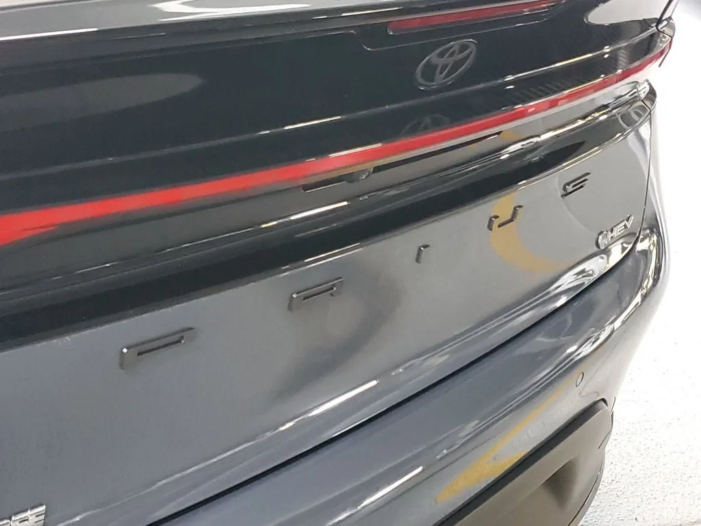 2026 Toyota Prius LE photo 8