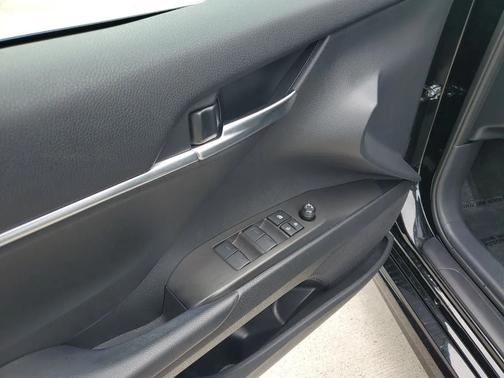 2024 Toyota Camry SE photo 17