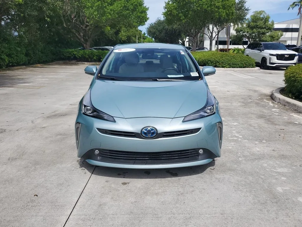 2022 Toyota Prius XLE photo 2