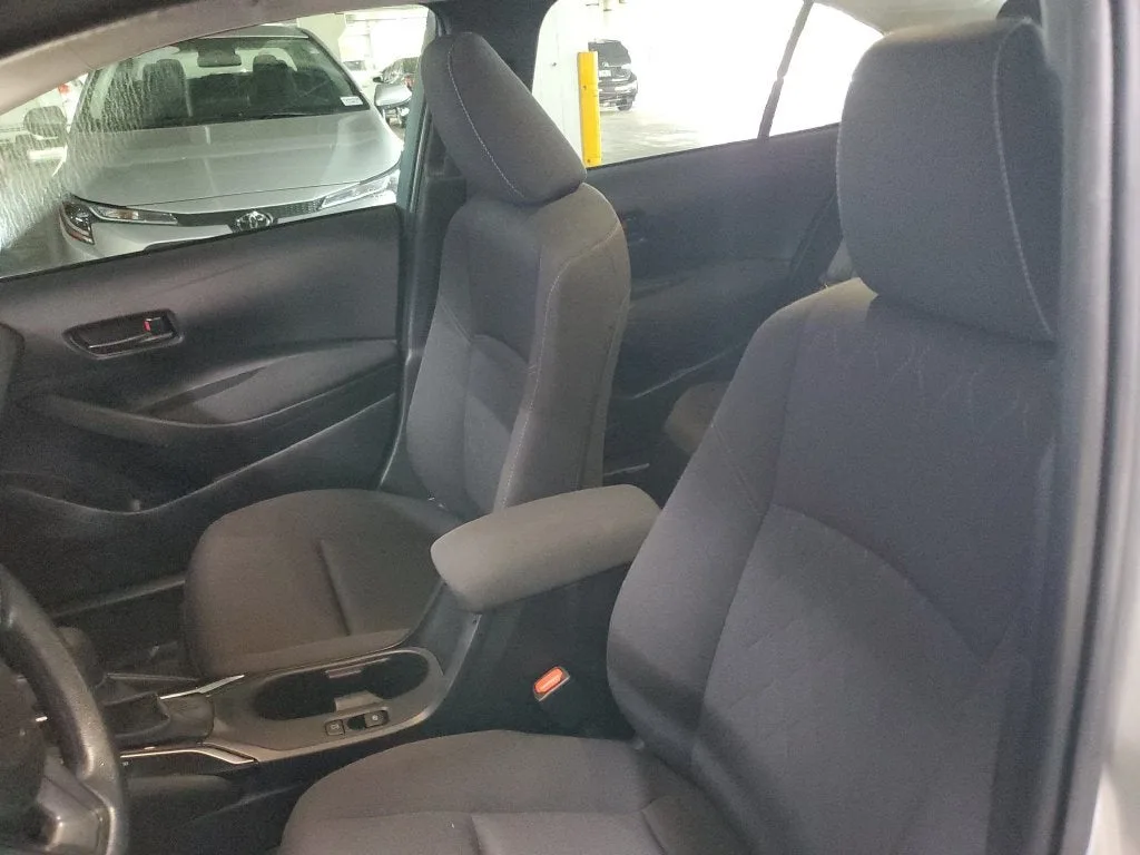2025 Toyota Corolla LE photo 19