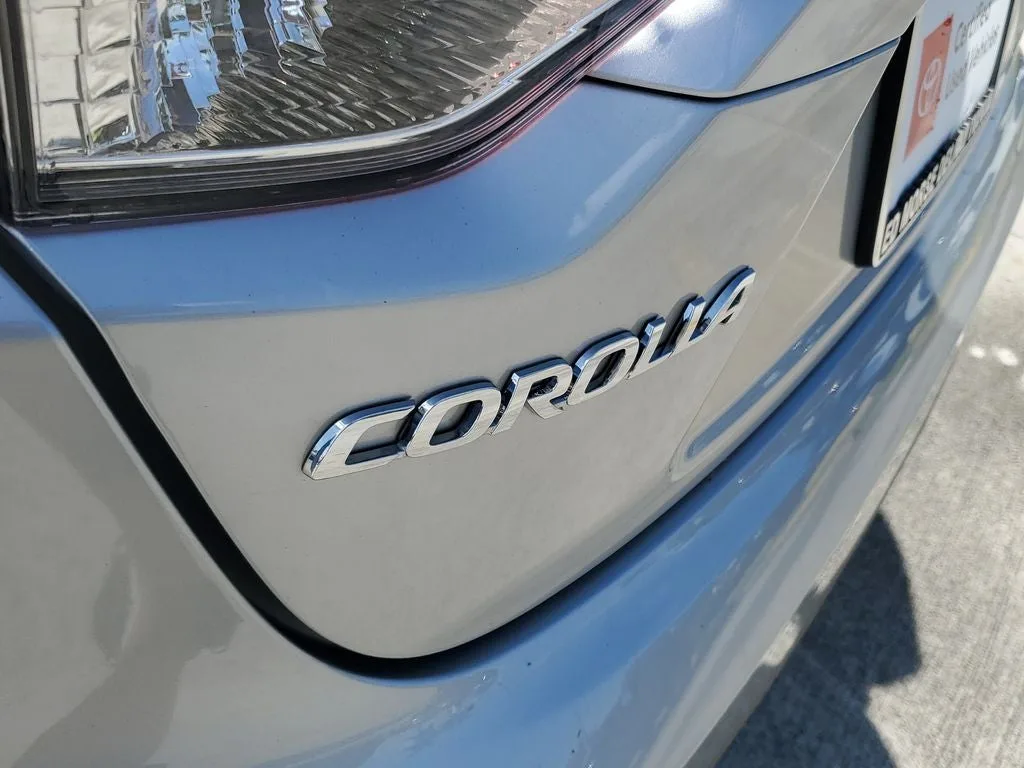 2024 Toyota Corolla LE photo 8
