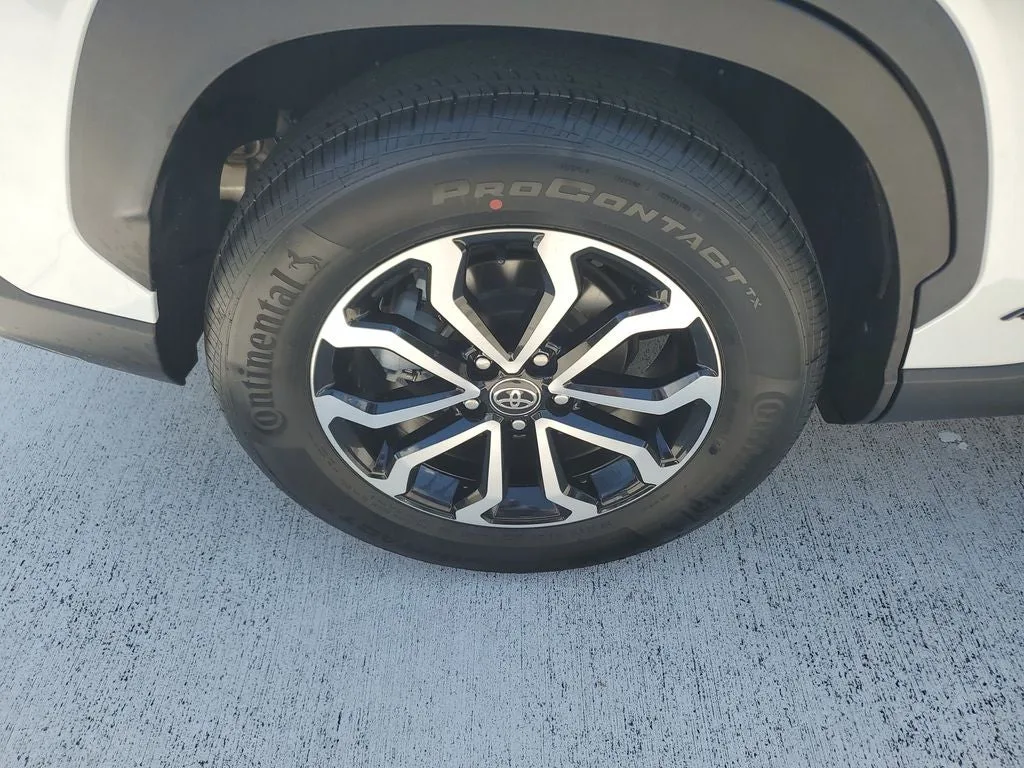 2023 Toyota Corolla Cross Hybrid SE photo 7