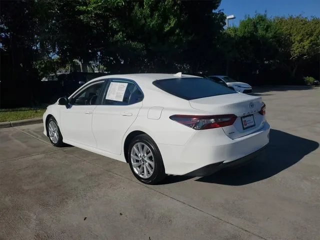 2023 Toyota Camry LE photo 6