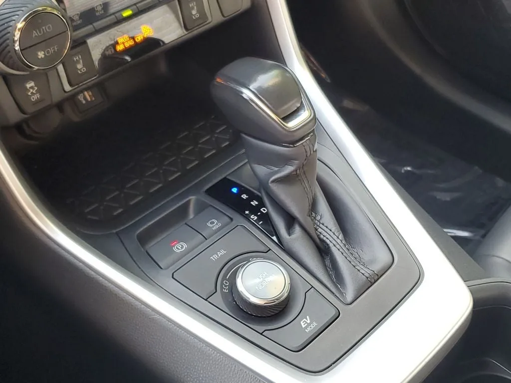2023 Toyota RAV4 Hybrid XSE photo 31