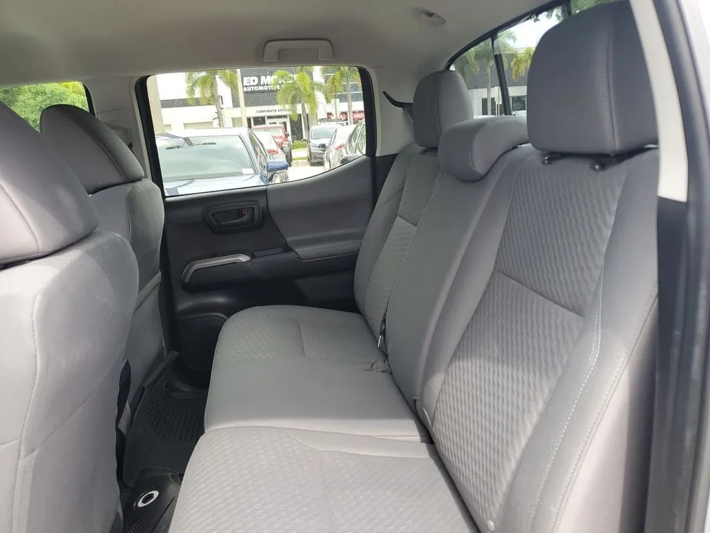 2022 Toyota Tacoma SR5 V6 photo 12