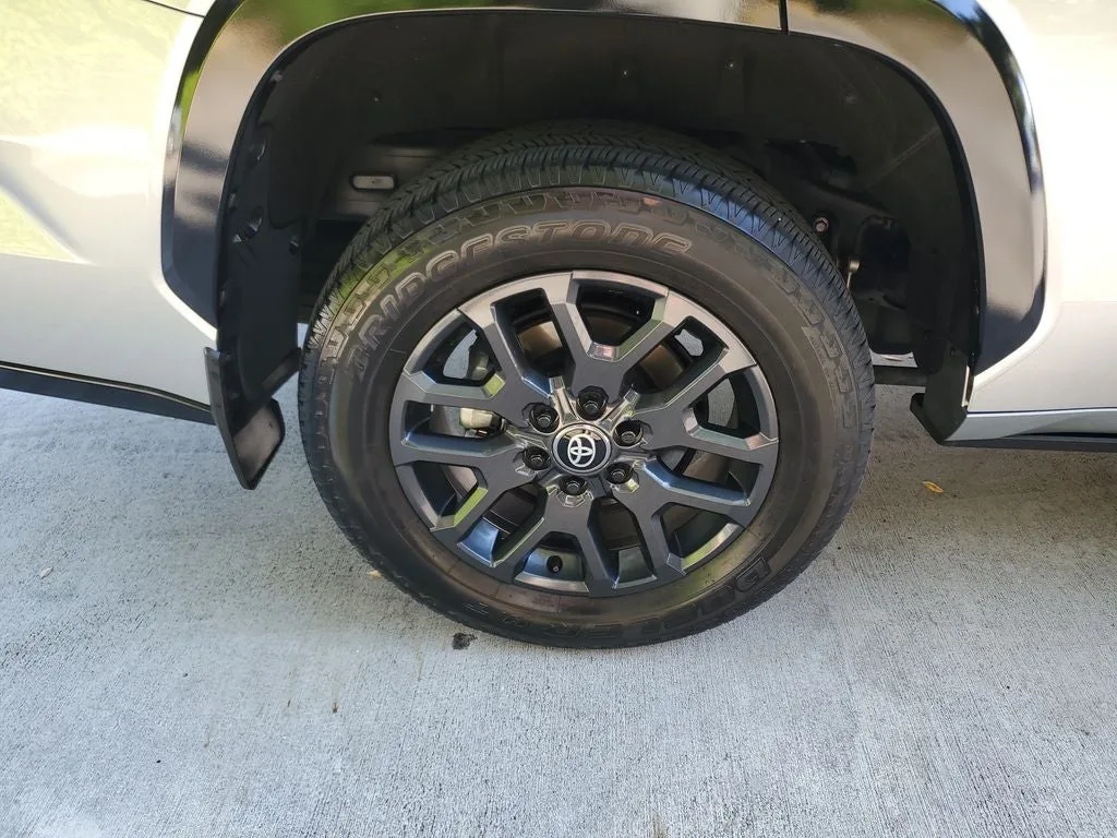 2025 Toyota Sequoia Platinum photo 6