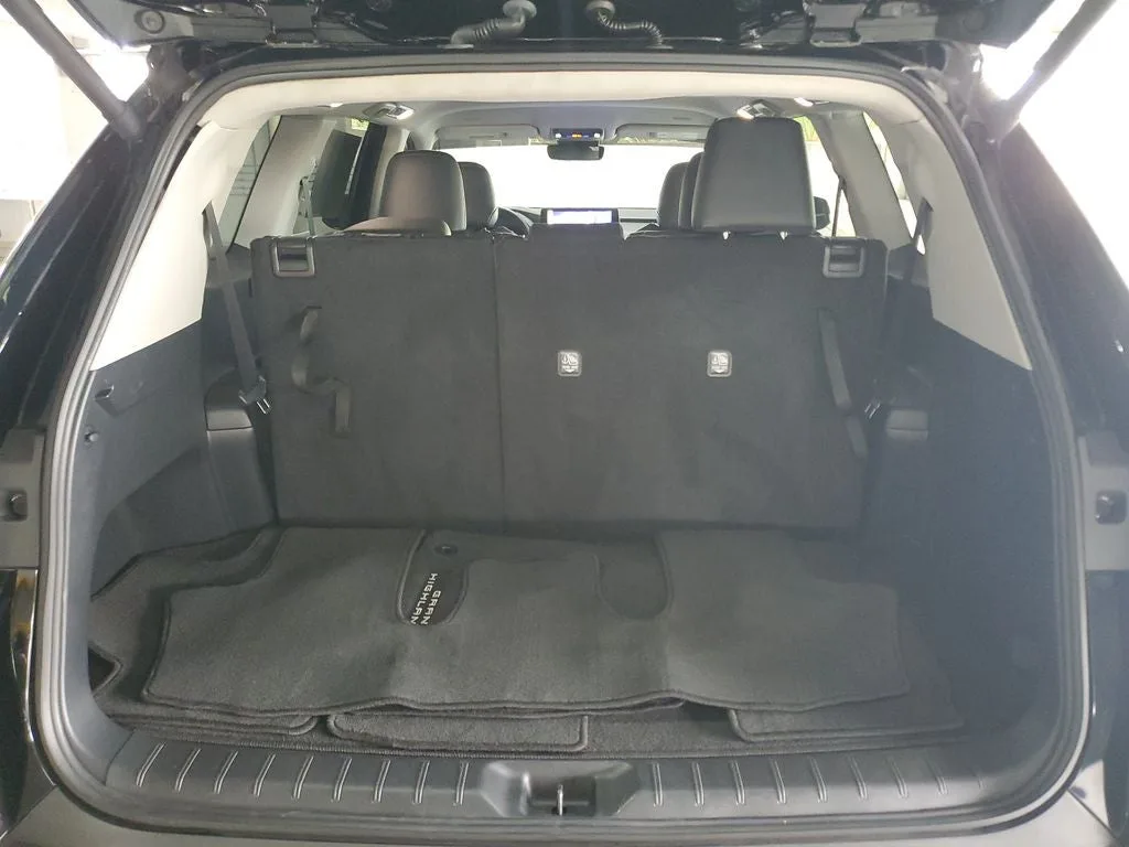 2024 Toyota Grand Highlander XLE photo 9