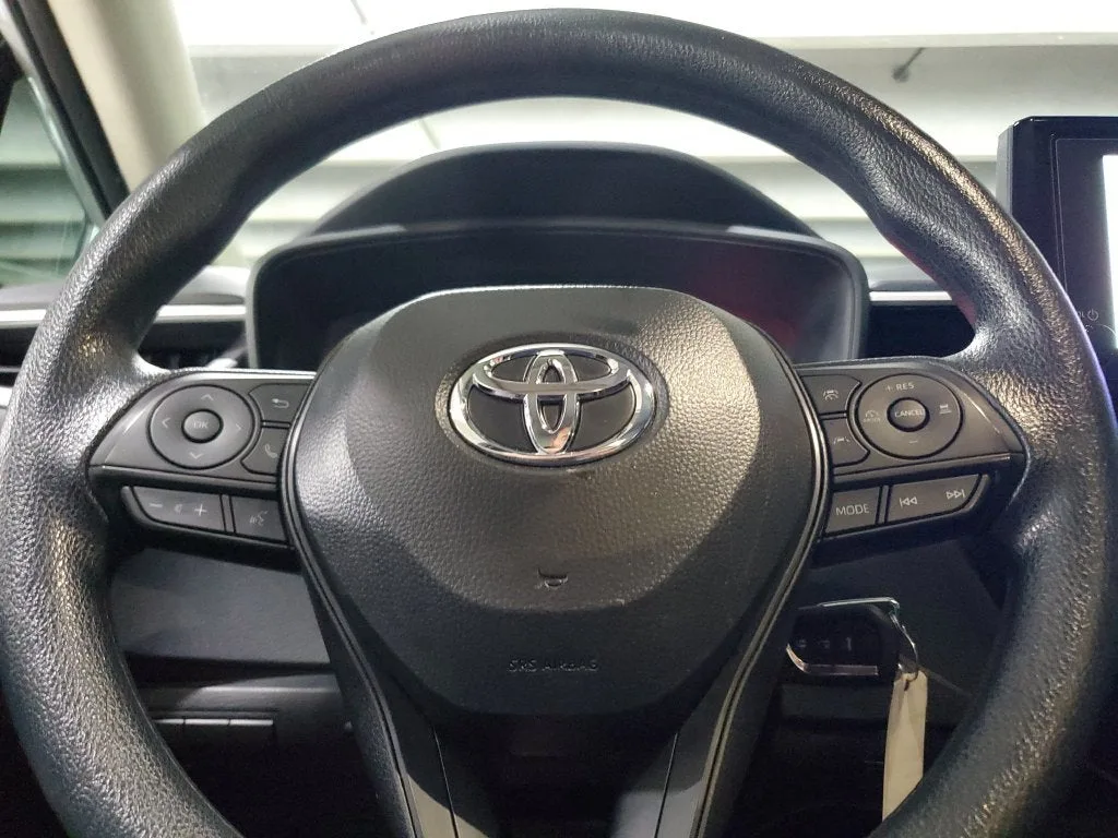 2025 Toyota Corolla LE photo 22
