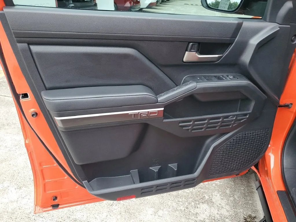2024 Toyota Tacoma TRD Off-Road photo 17