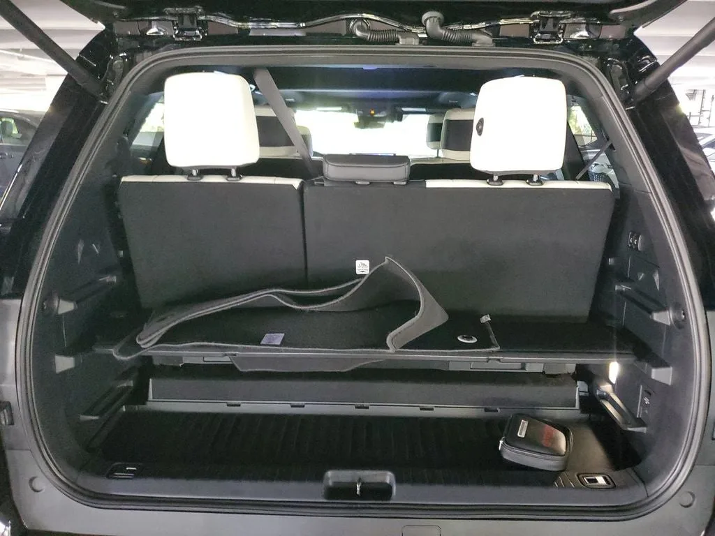 2025 Toyota Sequoia Capstone photo 9