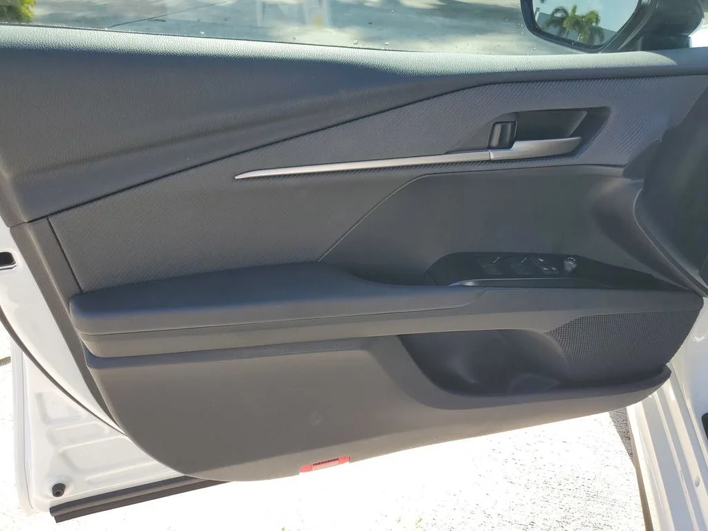2026 Toyota Camry SE Nightshade photo 18