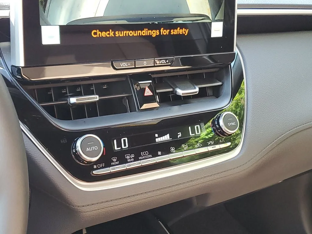 2026 Toyota Corolla Cross XLE photo 30