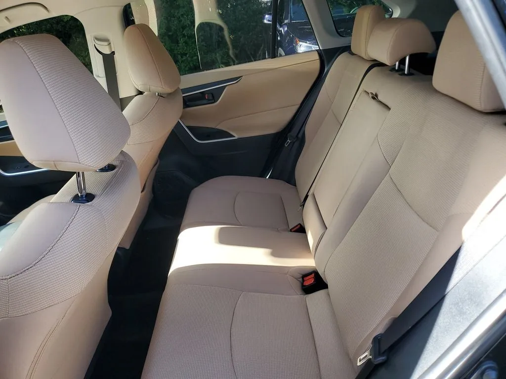 2025 Toyota RAV4 Hybrid LE photo 11