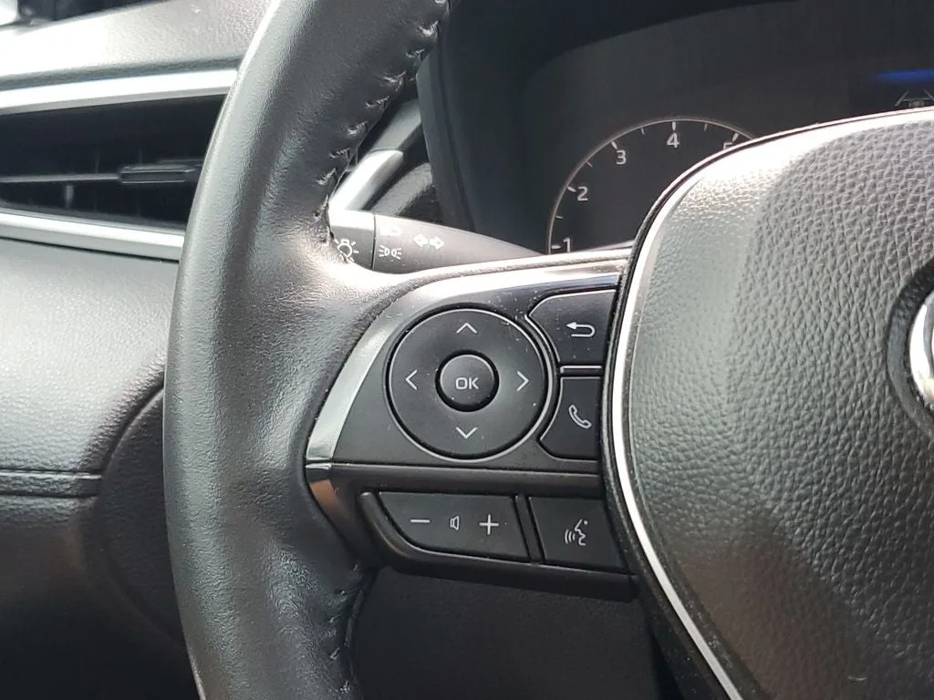 2024 Toyota Corolla Cross LE photo 23