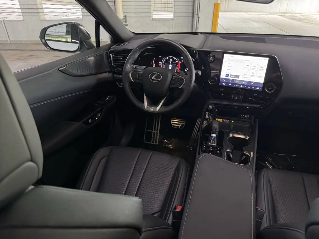 2024 Lexus NX 350 F SPORT Handling photo 16