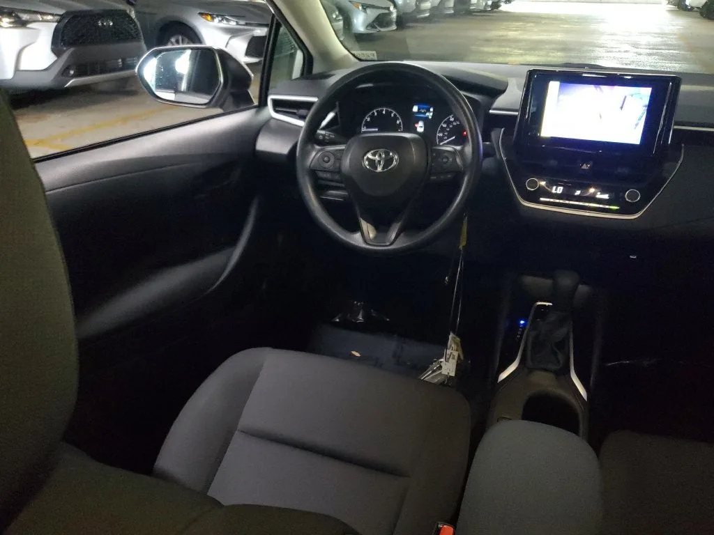 2025 Toyota Corolla LE photo 15