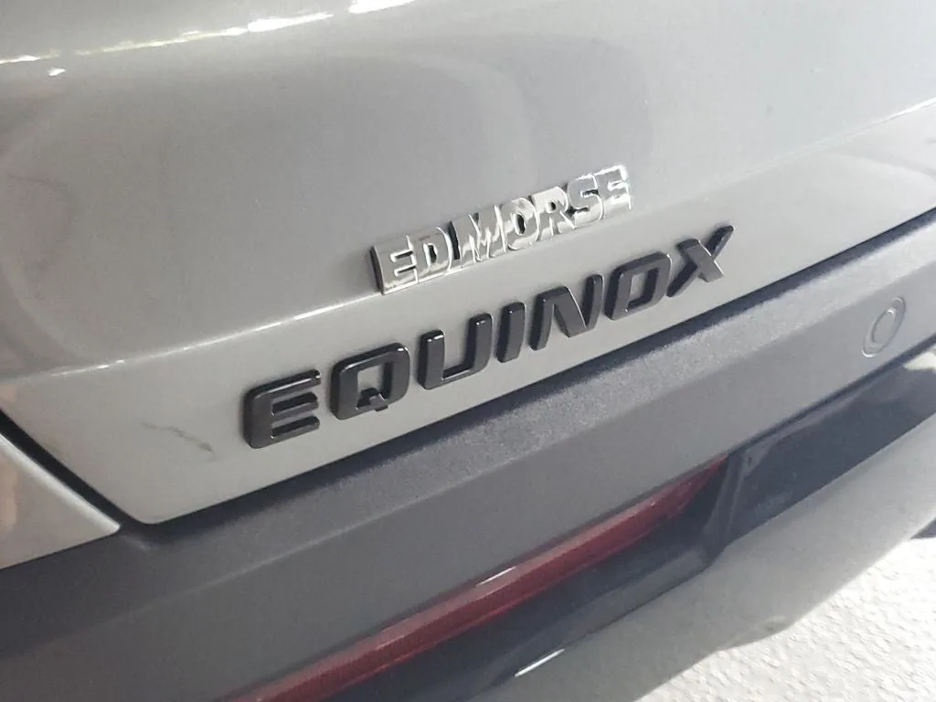 2026 Chevrolet Equinox RS photo 8