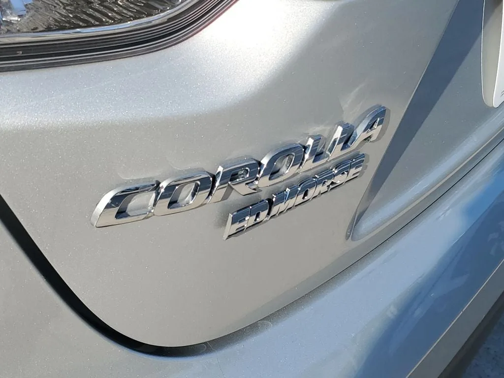 2024 Toyota Corolla LE photo 8