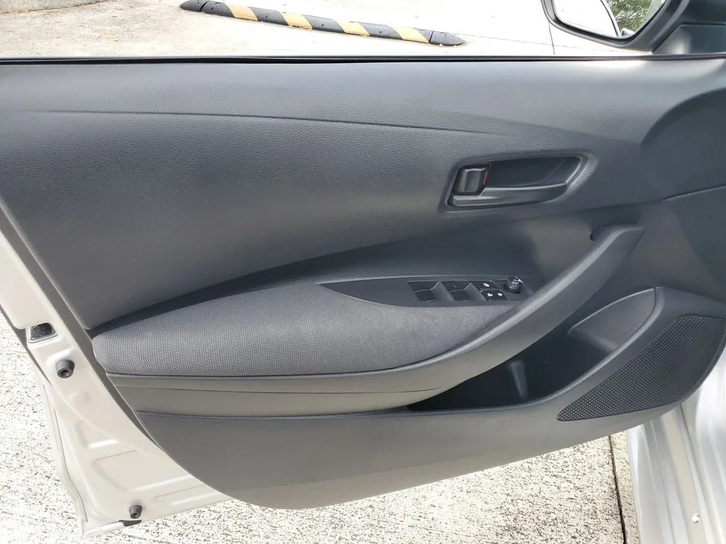 2024 Toyota Corolla LE photo 16