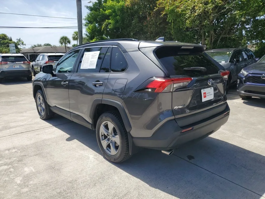 2024 Toyota RAV4 XLE photo 6