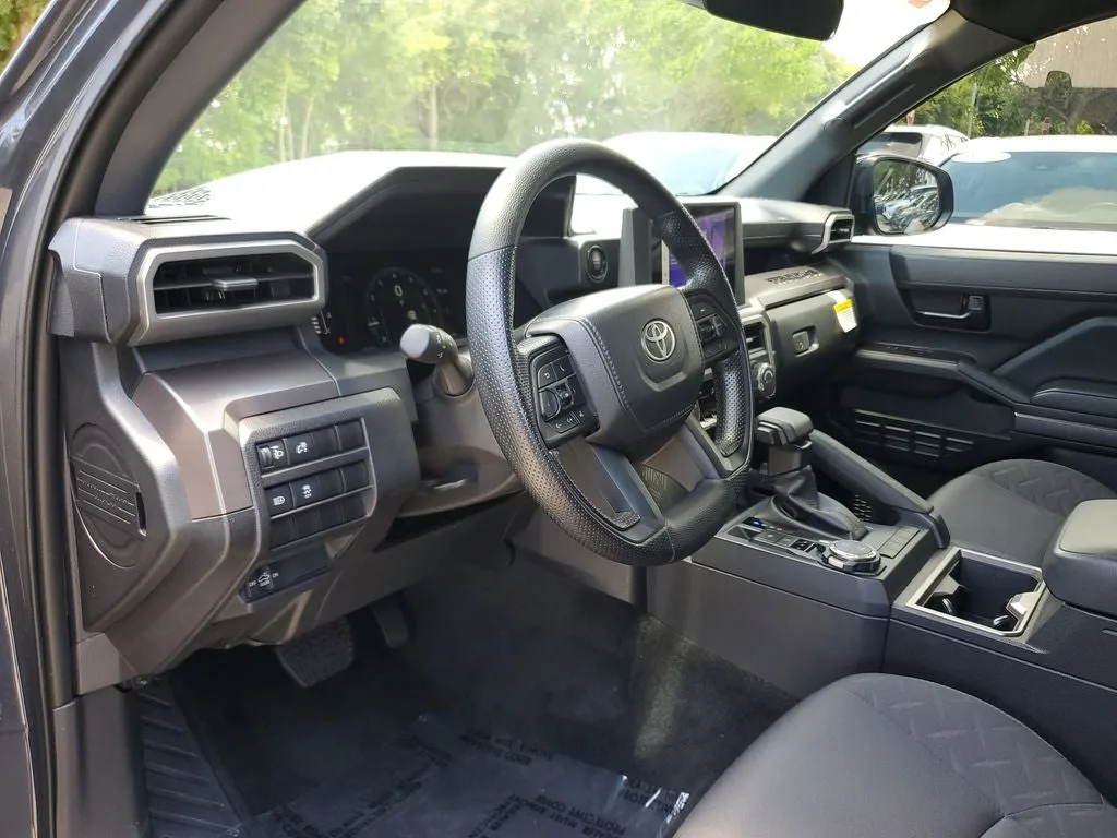 2025 Toyota Tacoma SR5 photo 21
