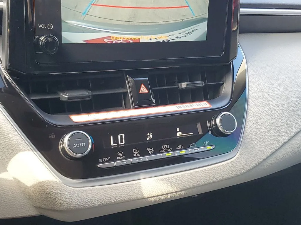 2025 Toyota Corolla LE photo 28