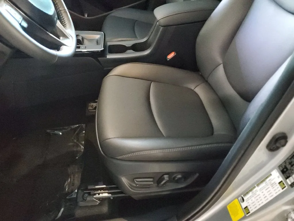 2026 Toyota Corolla Cross XLE photo 21