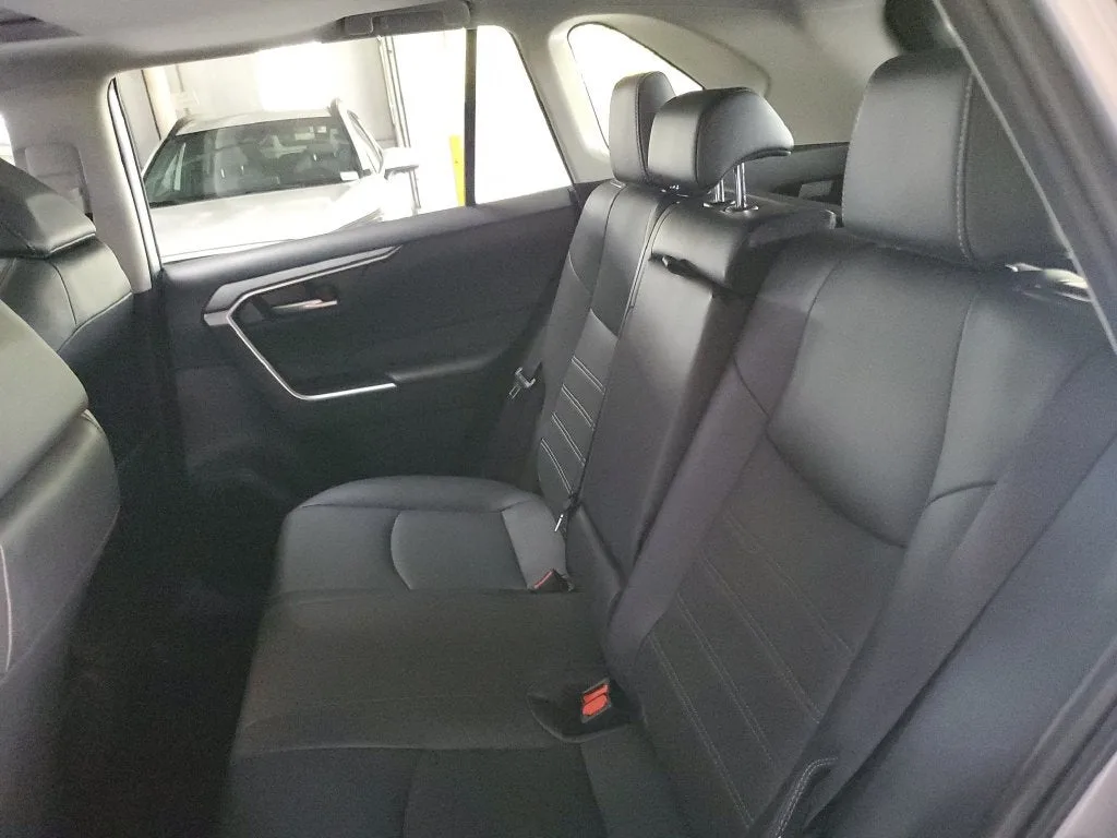 2024 Toyota RAV4 XLE Premium photo 13