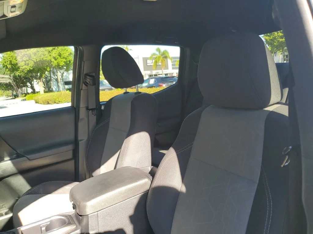 2022 Toyota Tacoma TRD Sport V6 photo 17