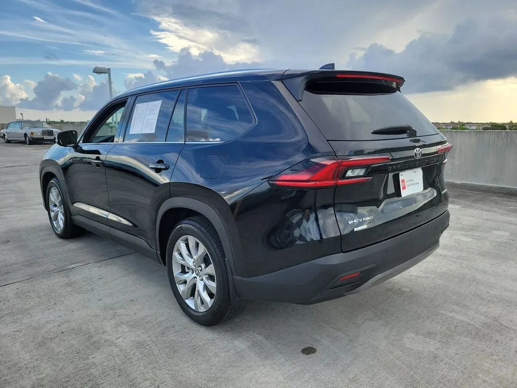 2025 Toyota Grand Highlander Hybrid Limited photo 6