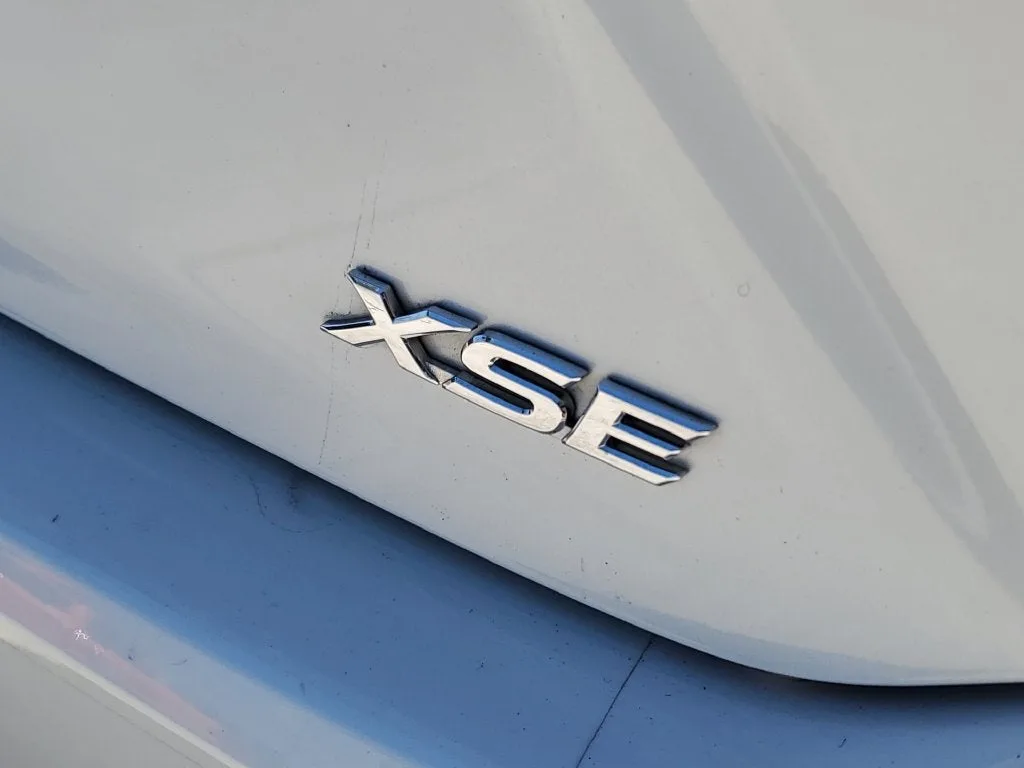 2025 Toyota Camry XSE photo 8