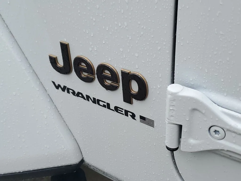 2023 Jeep Wrangler Rubicon 392 photo 10