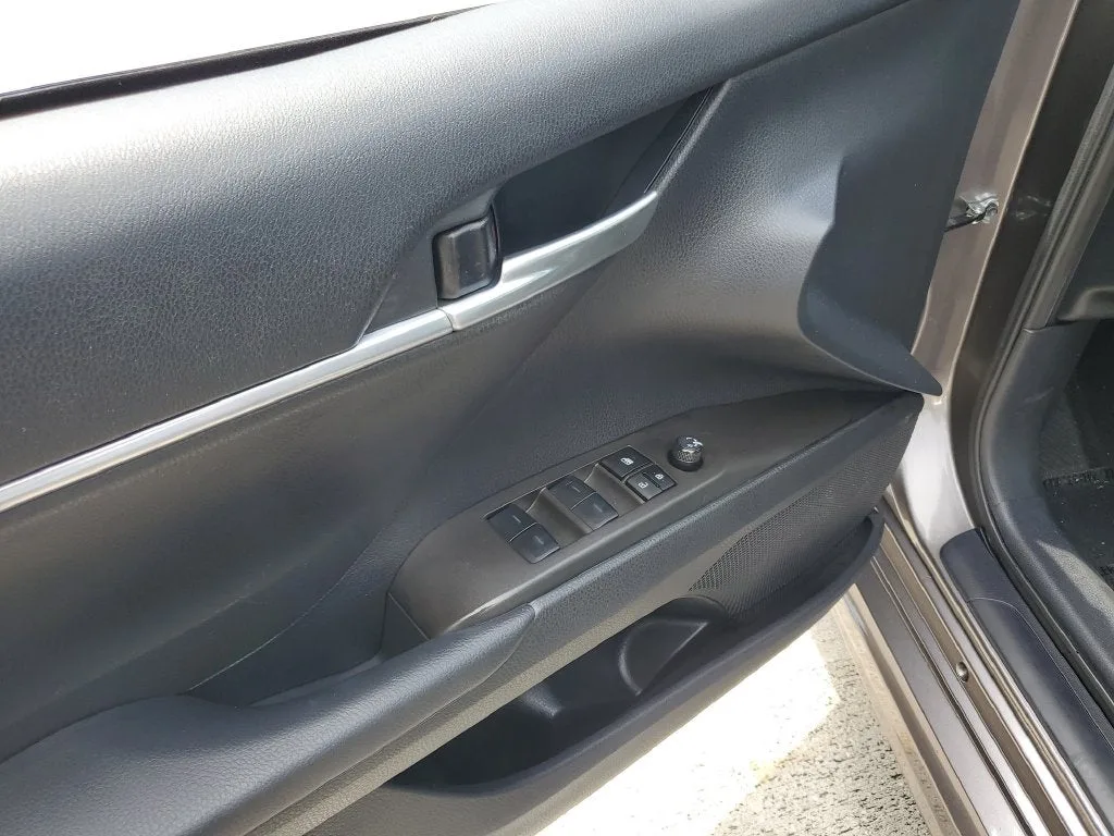 2024 Toyota Camry SE photo 17