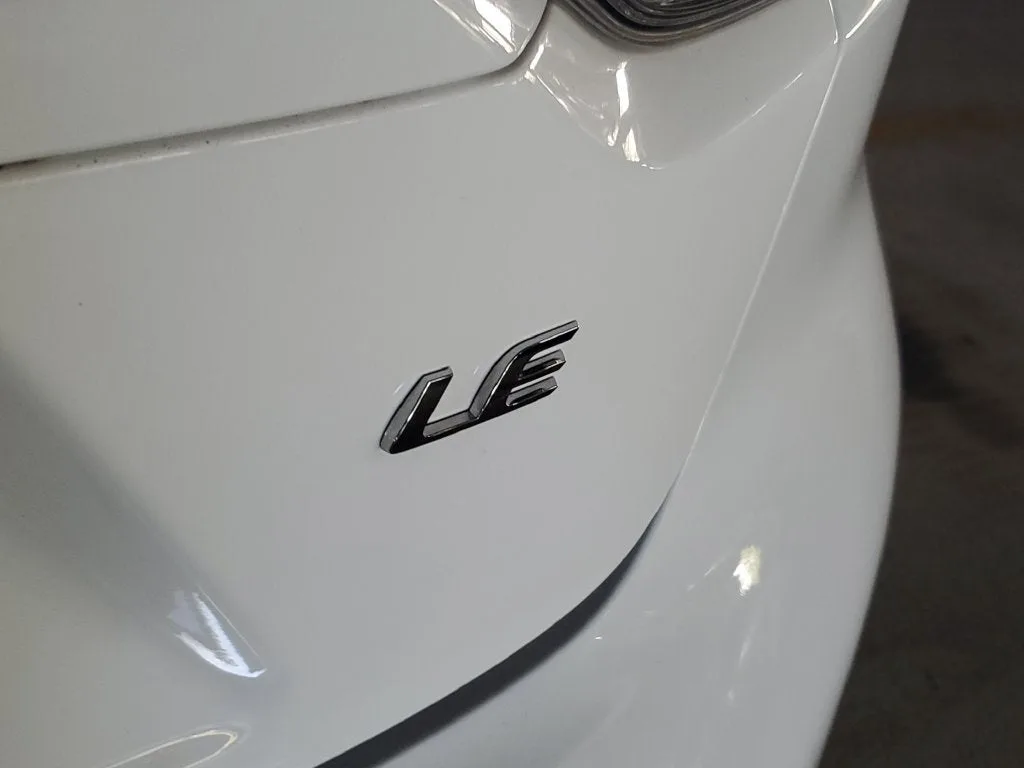 2024 Toyota Corolla LE photo 9