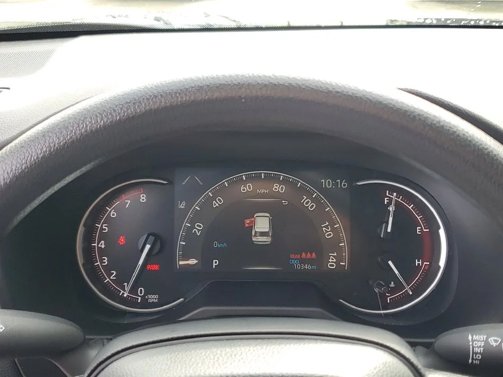 2025 Toyota RAV4 XLE photo 25