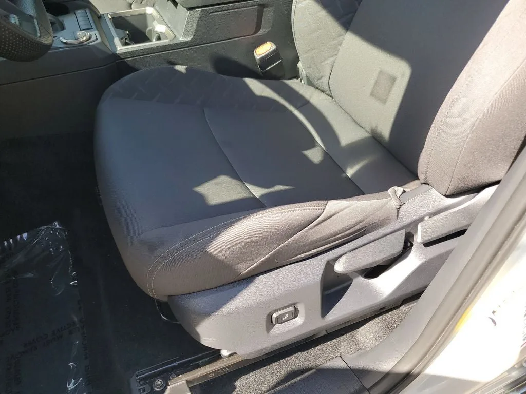 2025 Toyota Tacoma SR5 photo 19