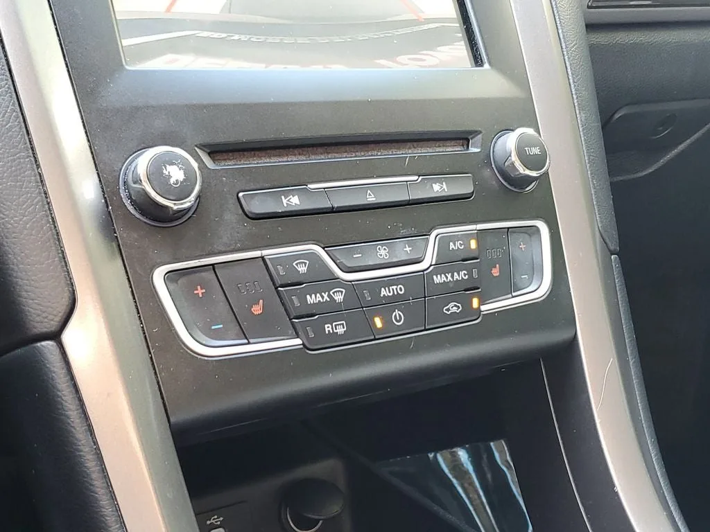 2017 Ford Fusion SE photo 30