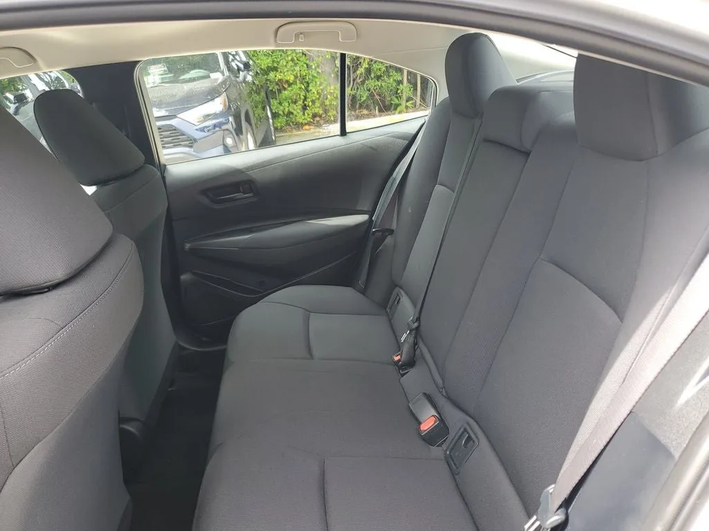 2023 Toyota Corolla LE photo 11