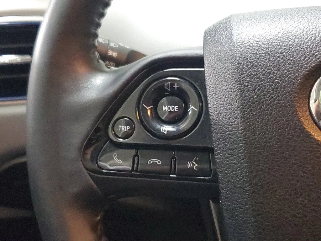 2021 Toyota Prius Limited photo 23