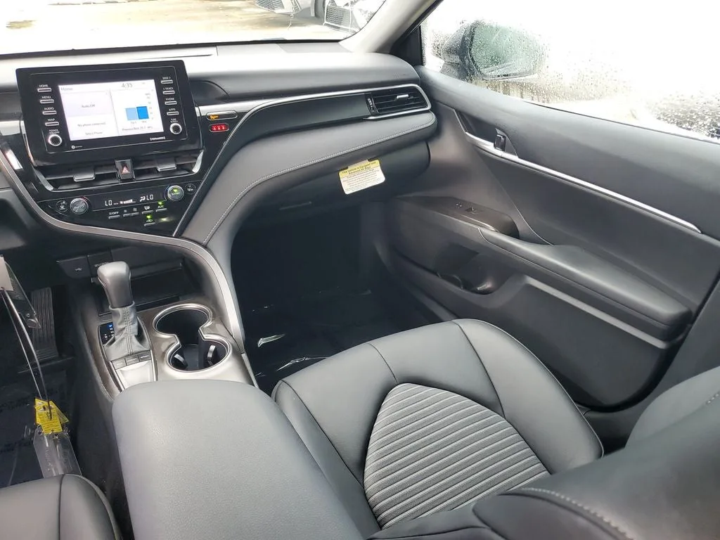 2024 Toyota Camry SE photo 16