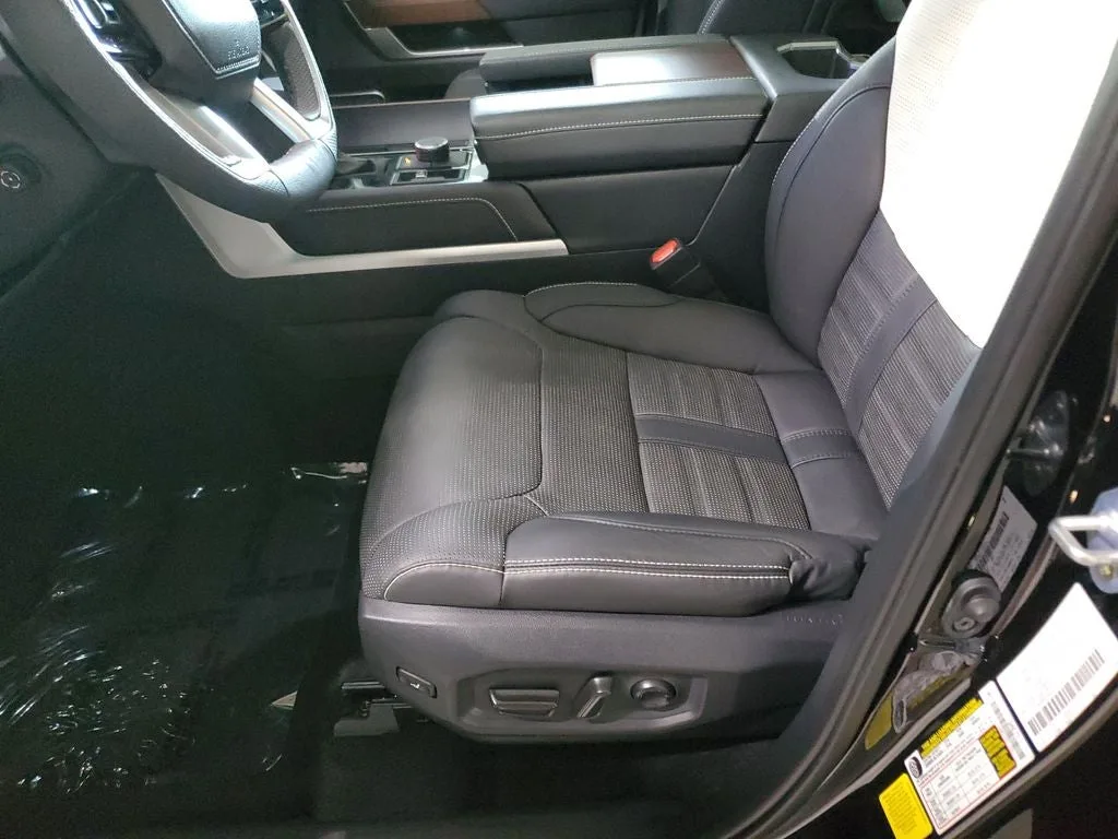2025 Toyota Sequoia Capstone photo 22