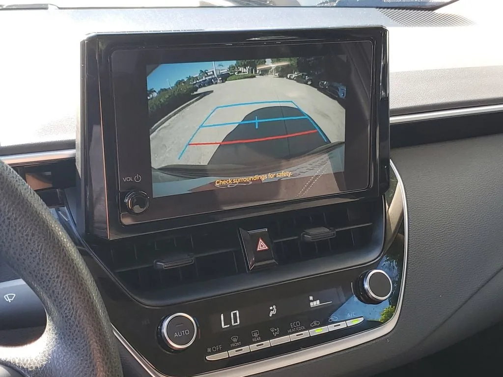 2025 Toyota Corolla LE photo 26