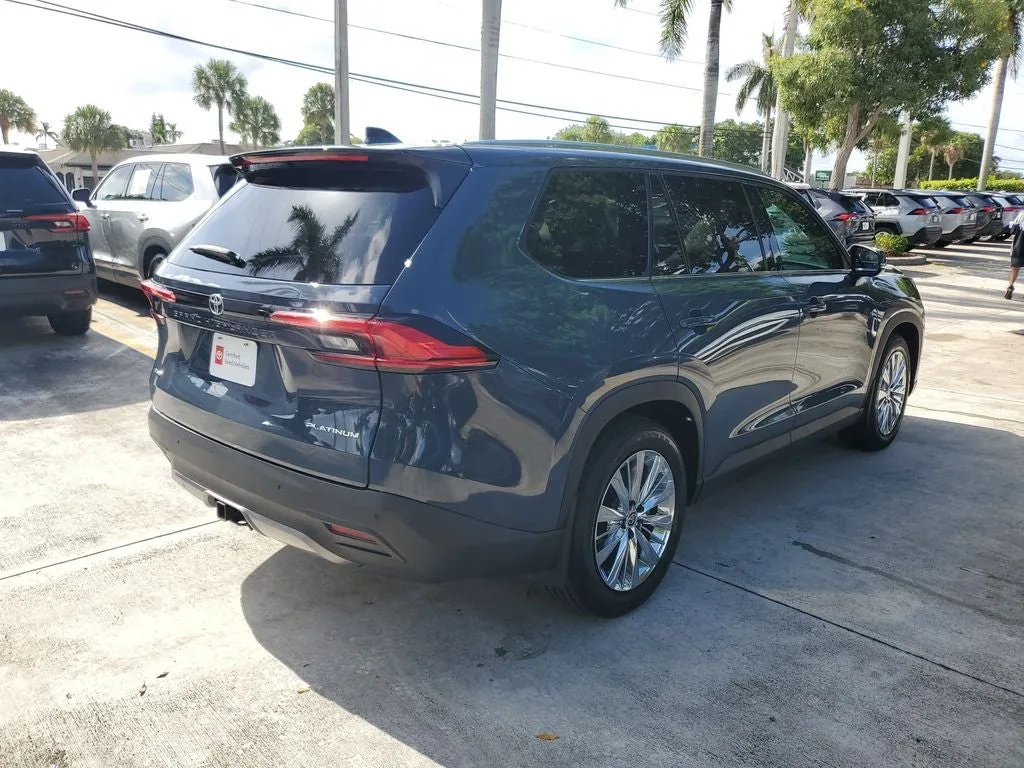 2024 Toyota Grand Highlander Platinum photo 4