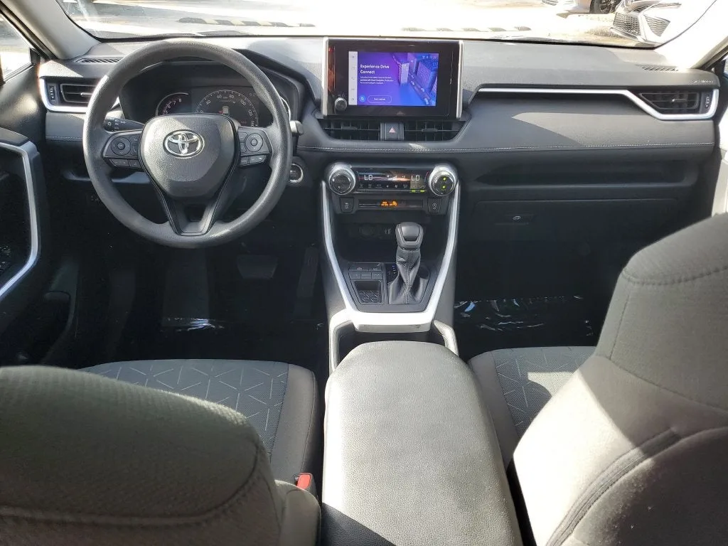 2023 Toyota RAV4 XLE photo 14