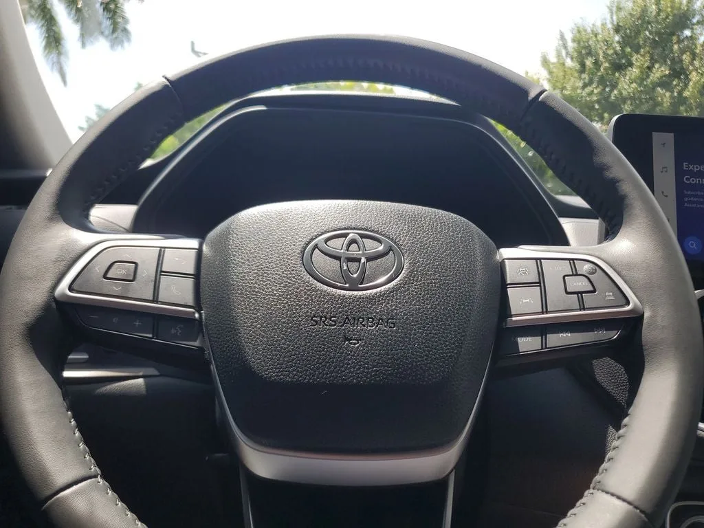 2024 Toyota Grand Highlander XLE photo 23