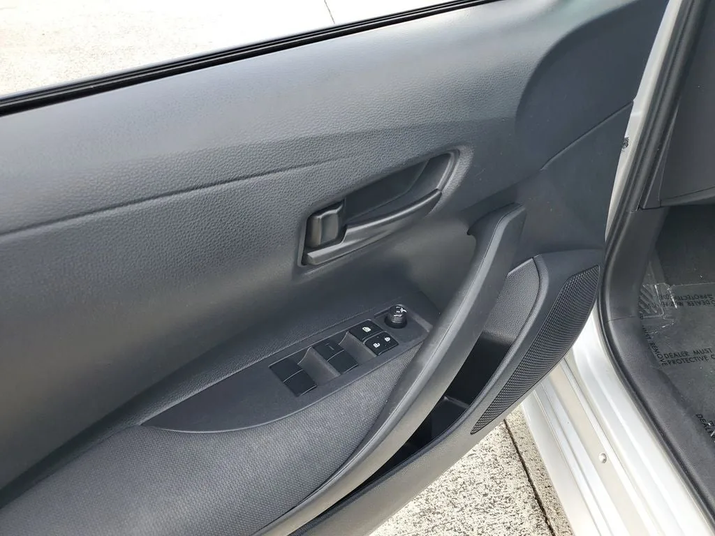 2024 Toyota Corolla LE photo 17